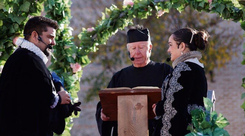 Representación histórica teatralizada durante las XLVI Jornadas Cervantinas de Esquivias en la Plaza de España.