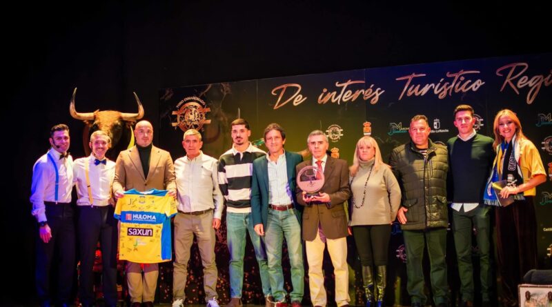 El Ayuntamiento de Yuncos acompaña la Gala de Navidad de la Asociación Toro Enmaromado