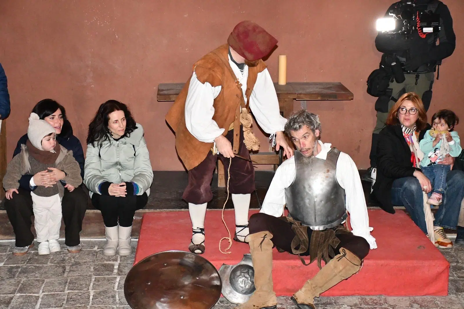 Representación teatral en el castillo de Consuegra (2)-convertido-de-jpeg