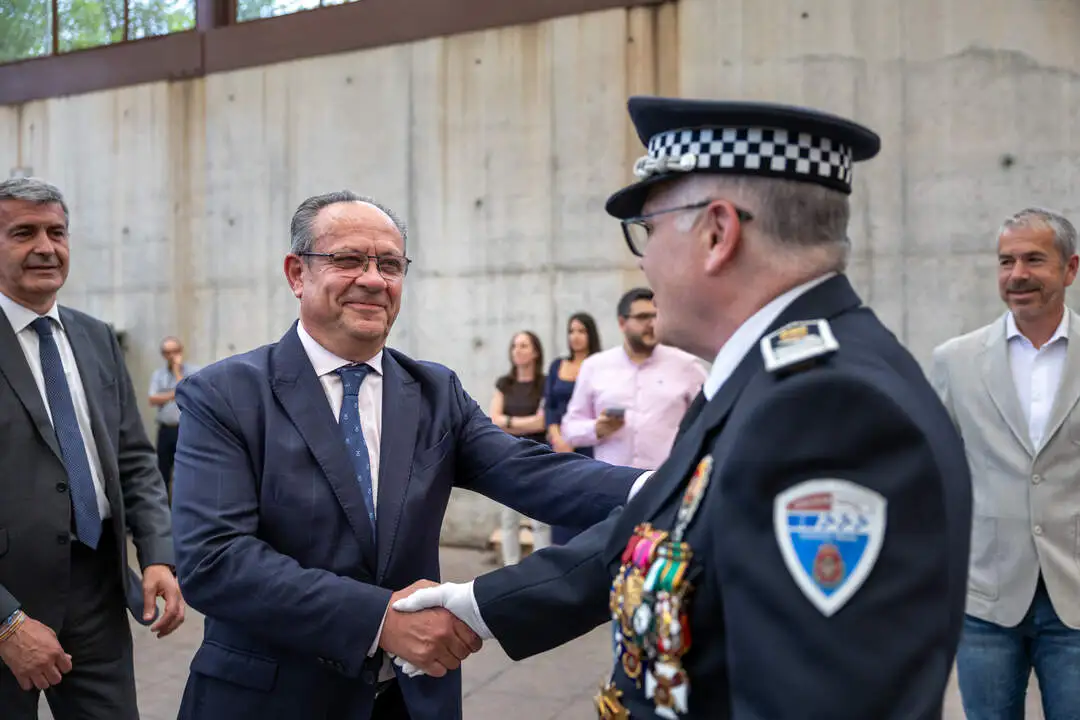entrega-condecoraciones-policia-clm-1