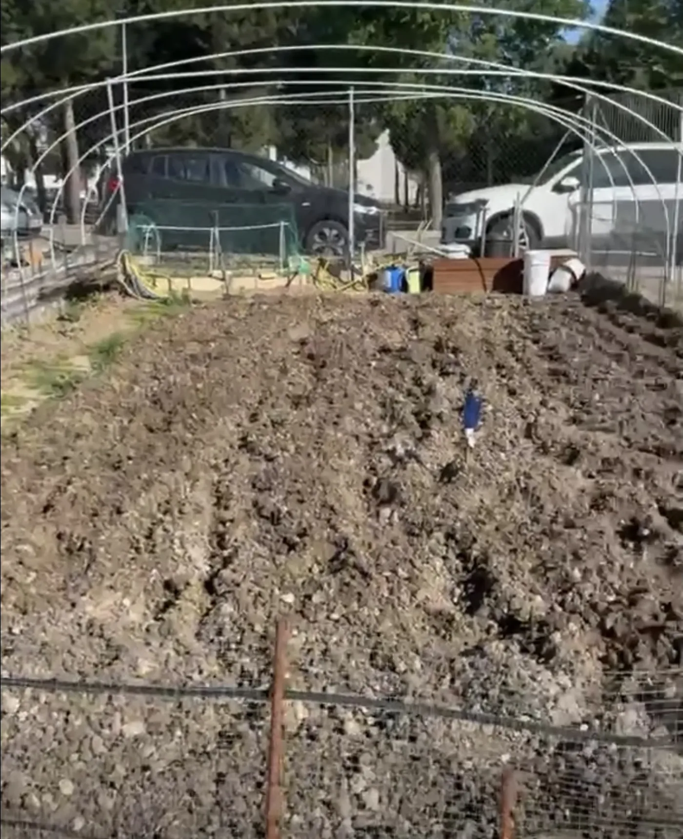 Parcela de los huertos urbanos de Ugena en uso por vecinos del municipio