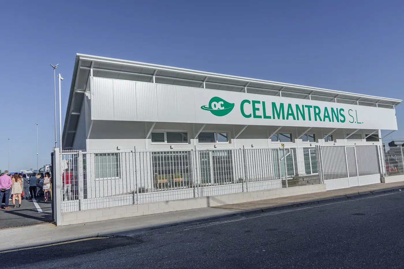 Inauguración de las nuevas instalaciones de la empresa Celmantrans en Numancia de la Sagra con autoridades locales. (7) Inauguración de las nuevas instalaciones de la empresa Celmantrans en Numancia de la Sagra con autoridades locales. (7)